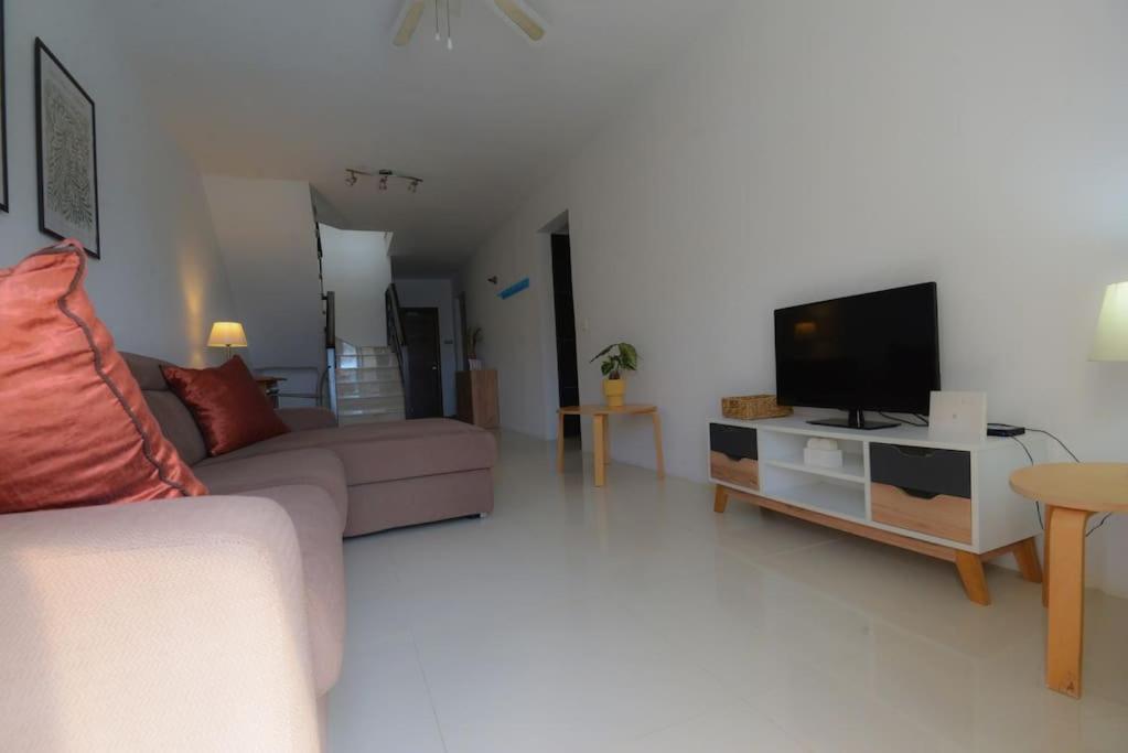 Seafront Duplex Penthouse With Terrace Overlooking Xlendi Bay Exterior photo