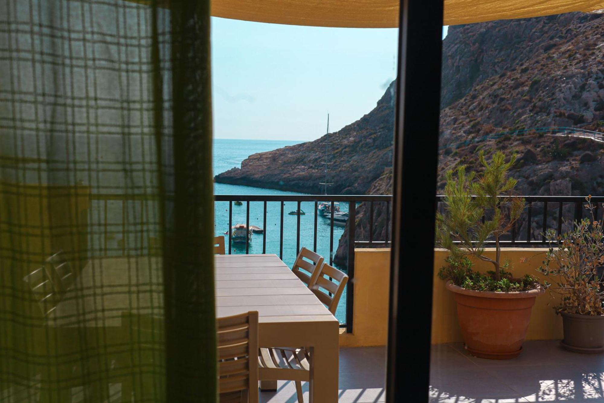 Seafront Duplex Penthouse With Terrace Overlooking Xlendi Bay Exterior photo